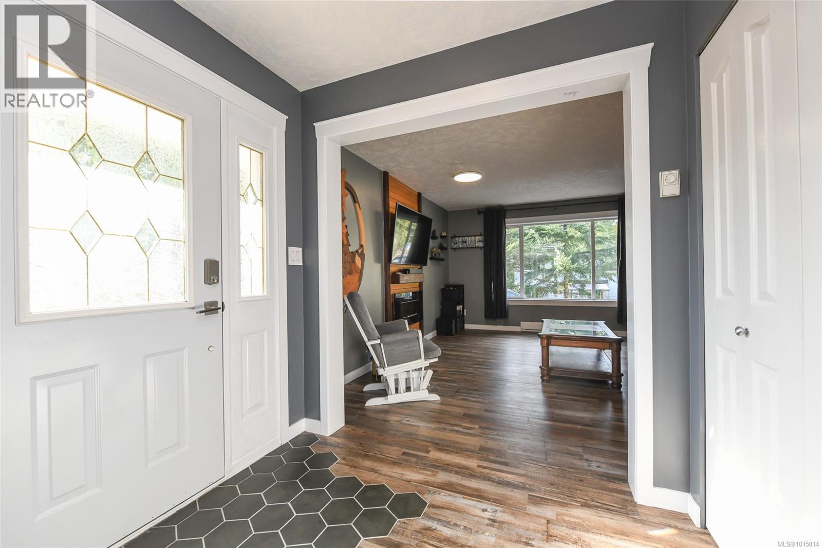 B 1102 1st St, Courtenay