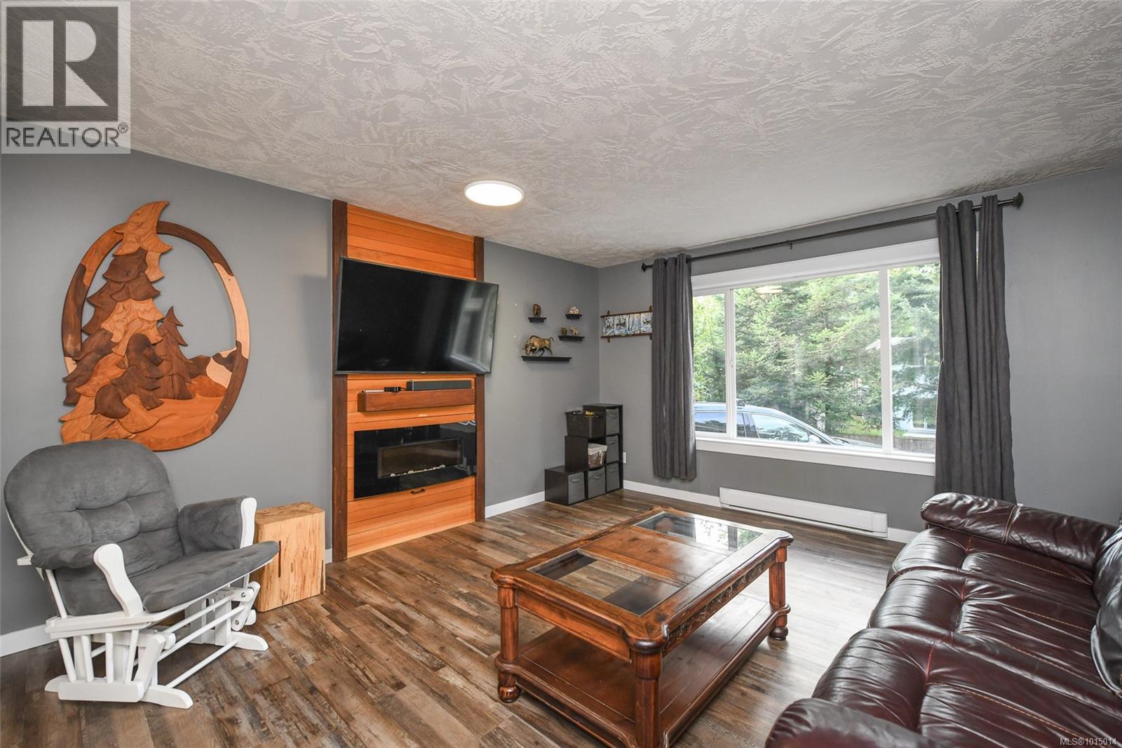B 1102 1st St, Courtenay