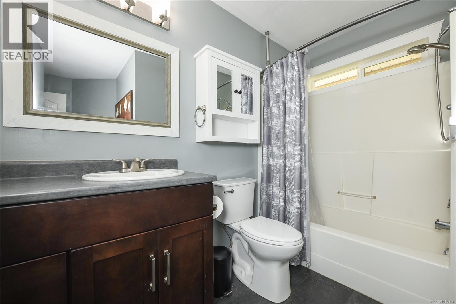 B 1102 1st St, Courtenay
