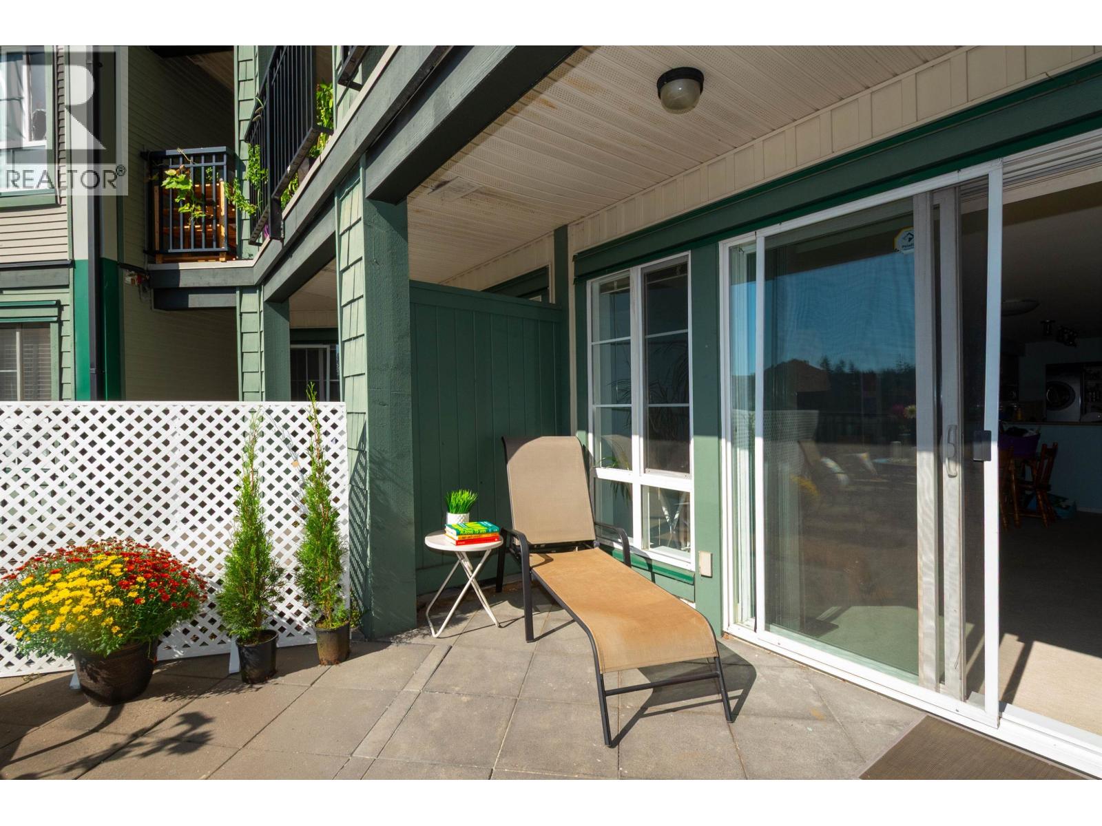 213 9098 HALSTON COURT, Burnaby