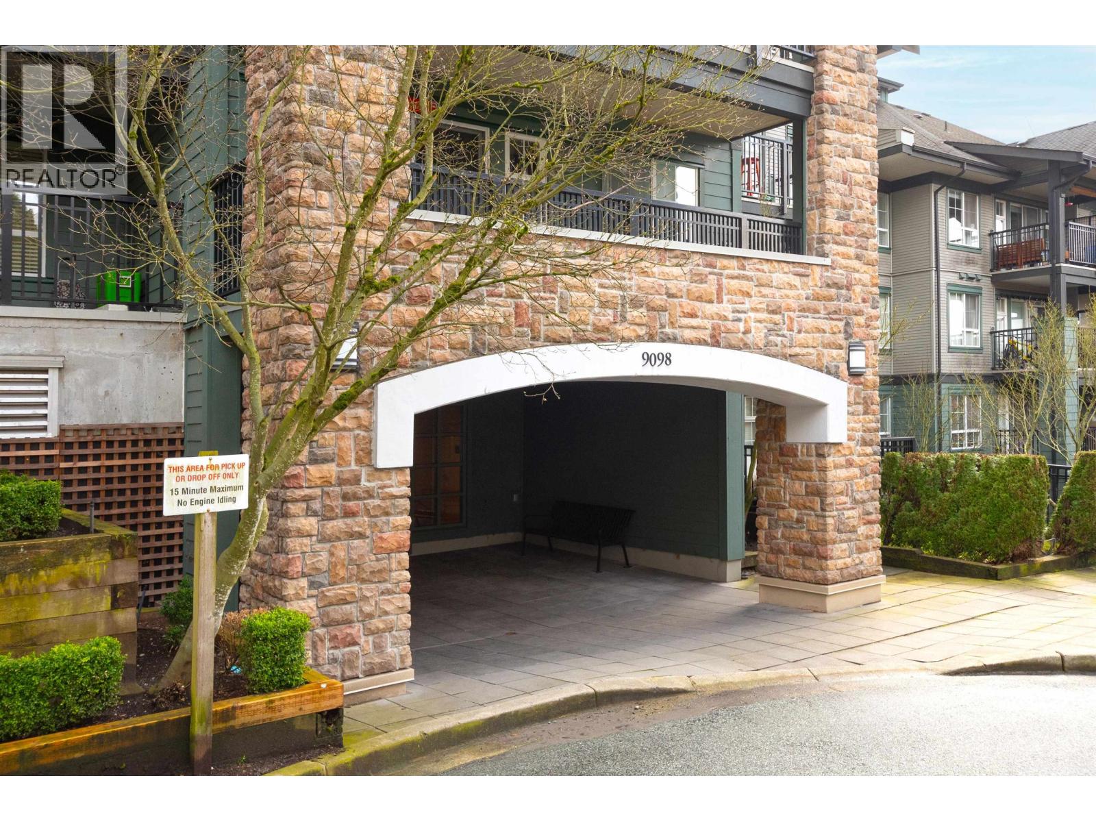 213 9098 HALSTON COURT, Burnaby