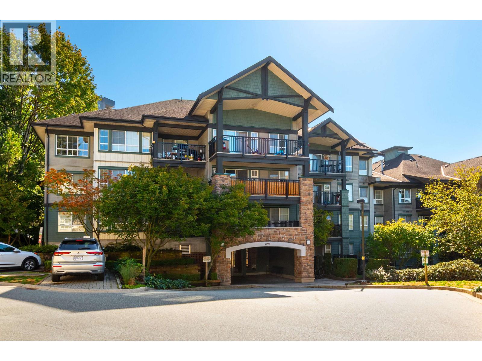 213 9098 HALSTON COURT, Burnaby