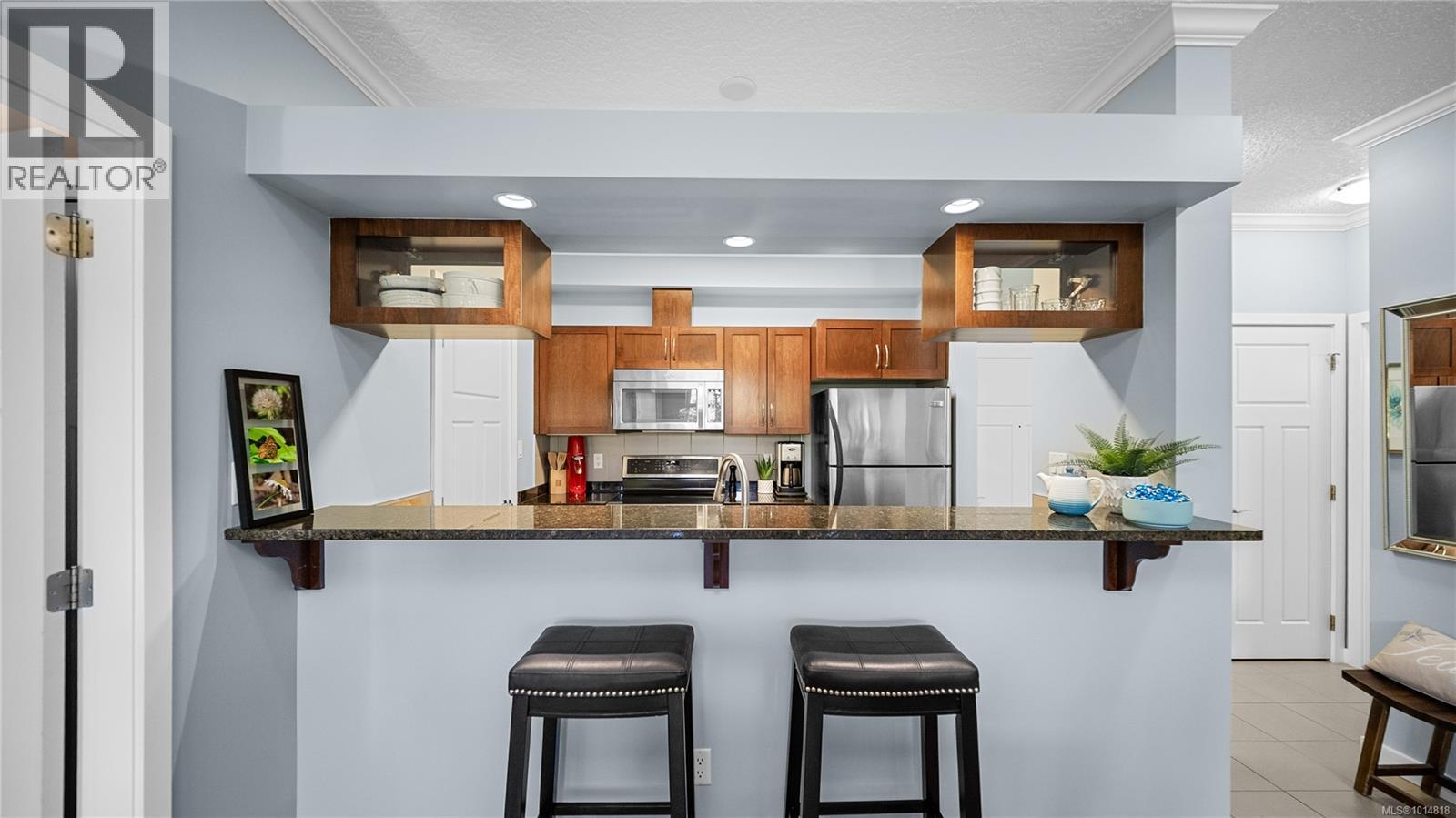 207 7088 West Saanich Rd, Central Saanich