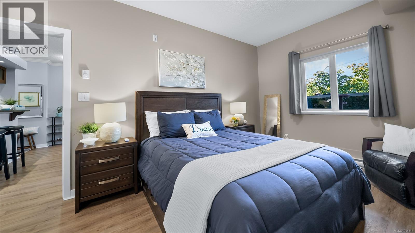 207 7088 West Saanich Rd, Central Saanich
