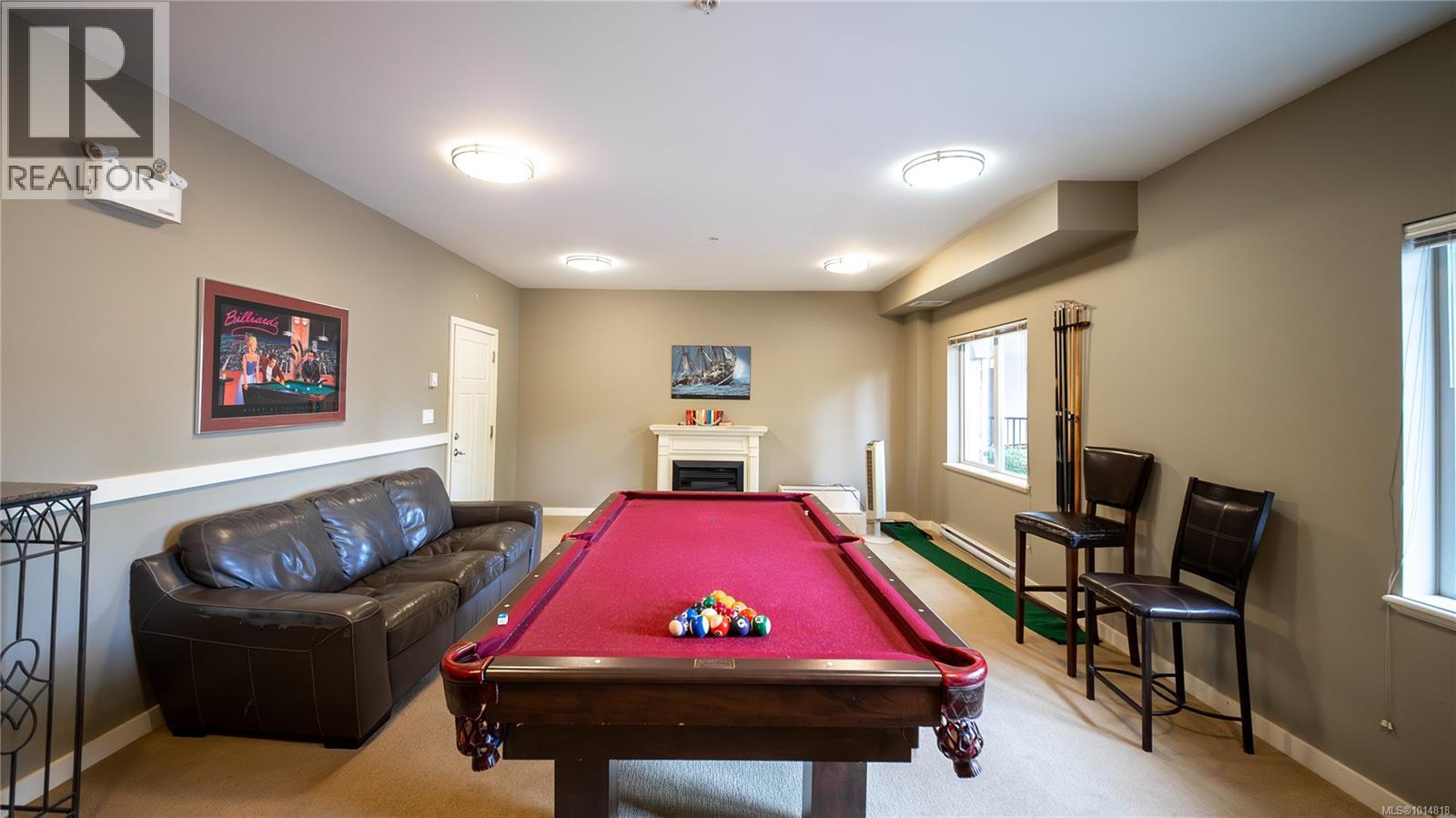 207 7088 West Saanich Rd, Central Saanich