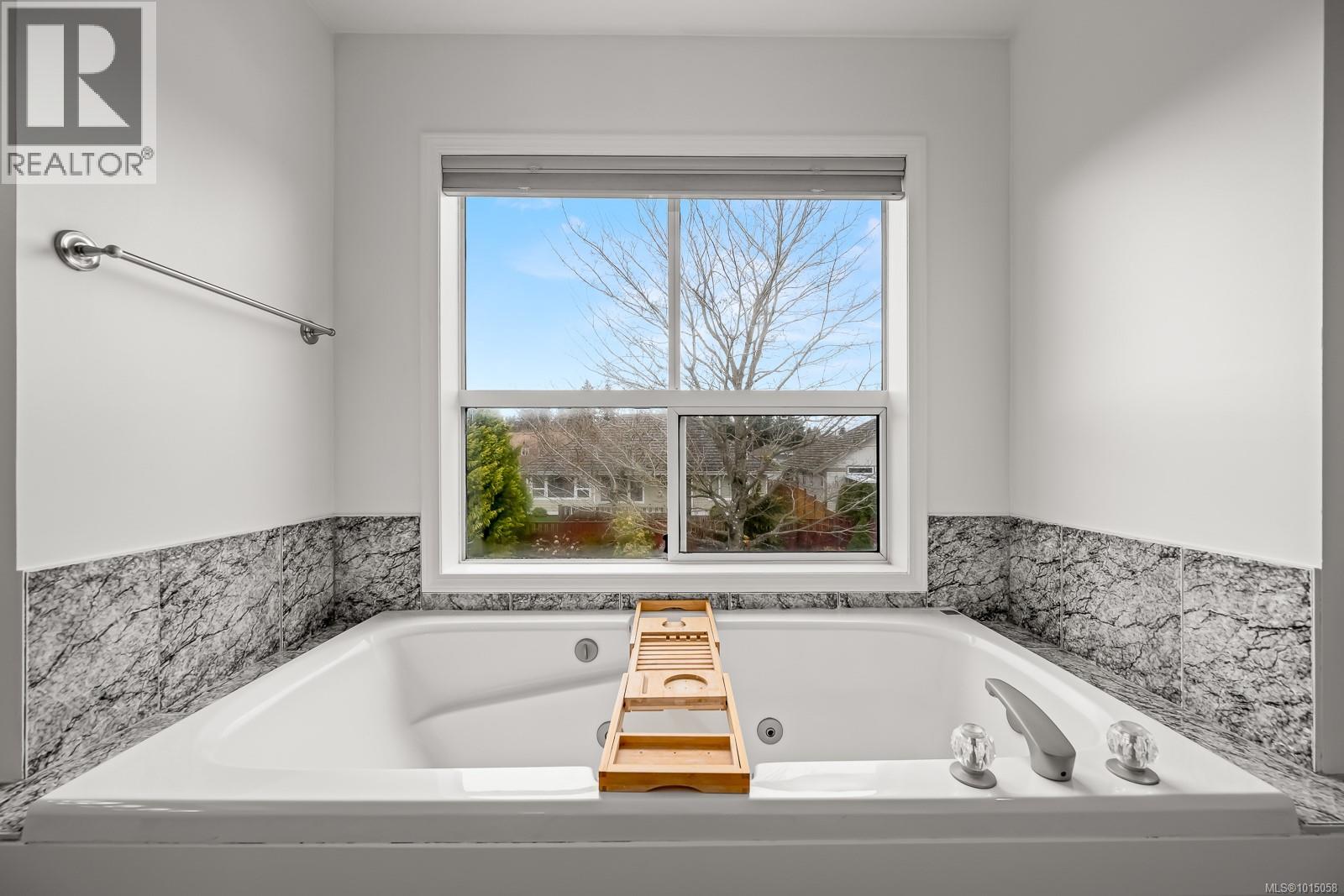 931 Crown Isle Dr, Courtenay