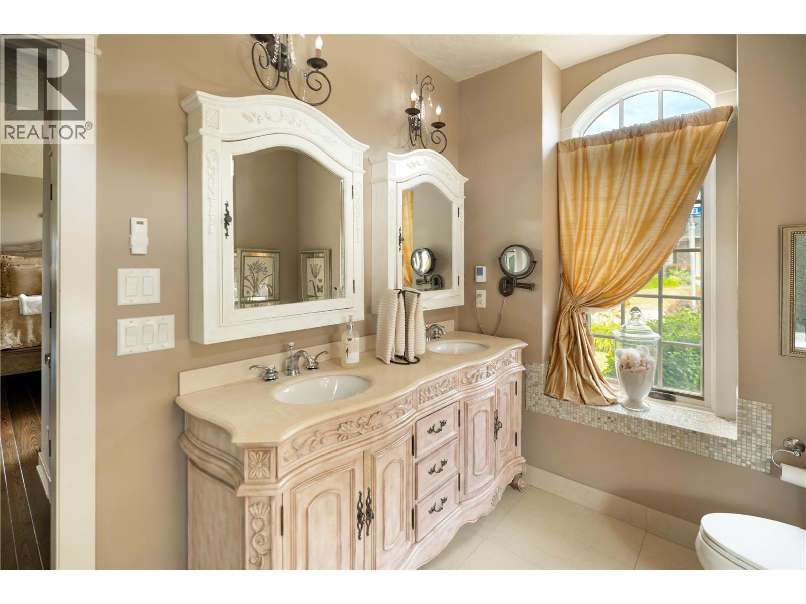 4768 CARMEL Crescent, Kelowna