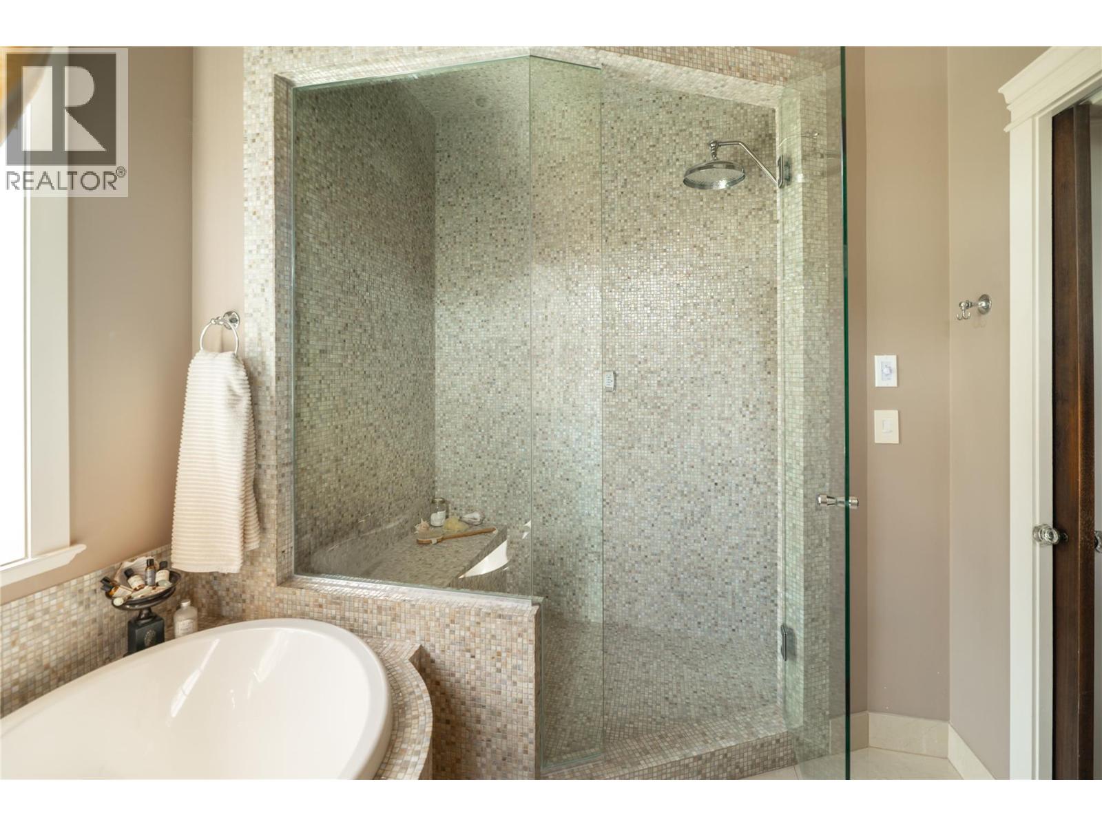 4768 CARMEL Crescent, Kelowna