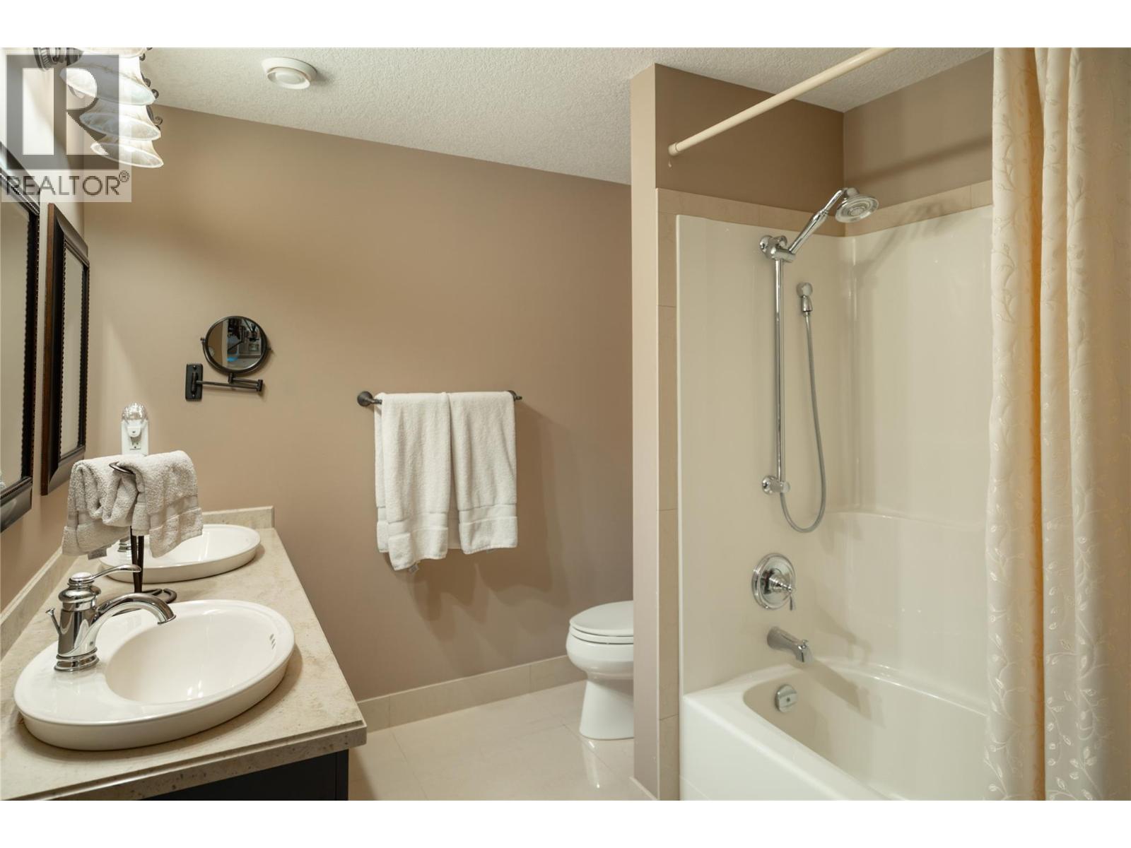 4768 CARMEL Crescent, Kelowna