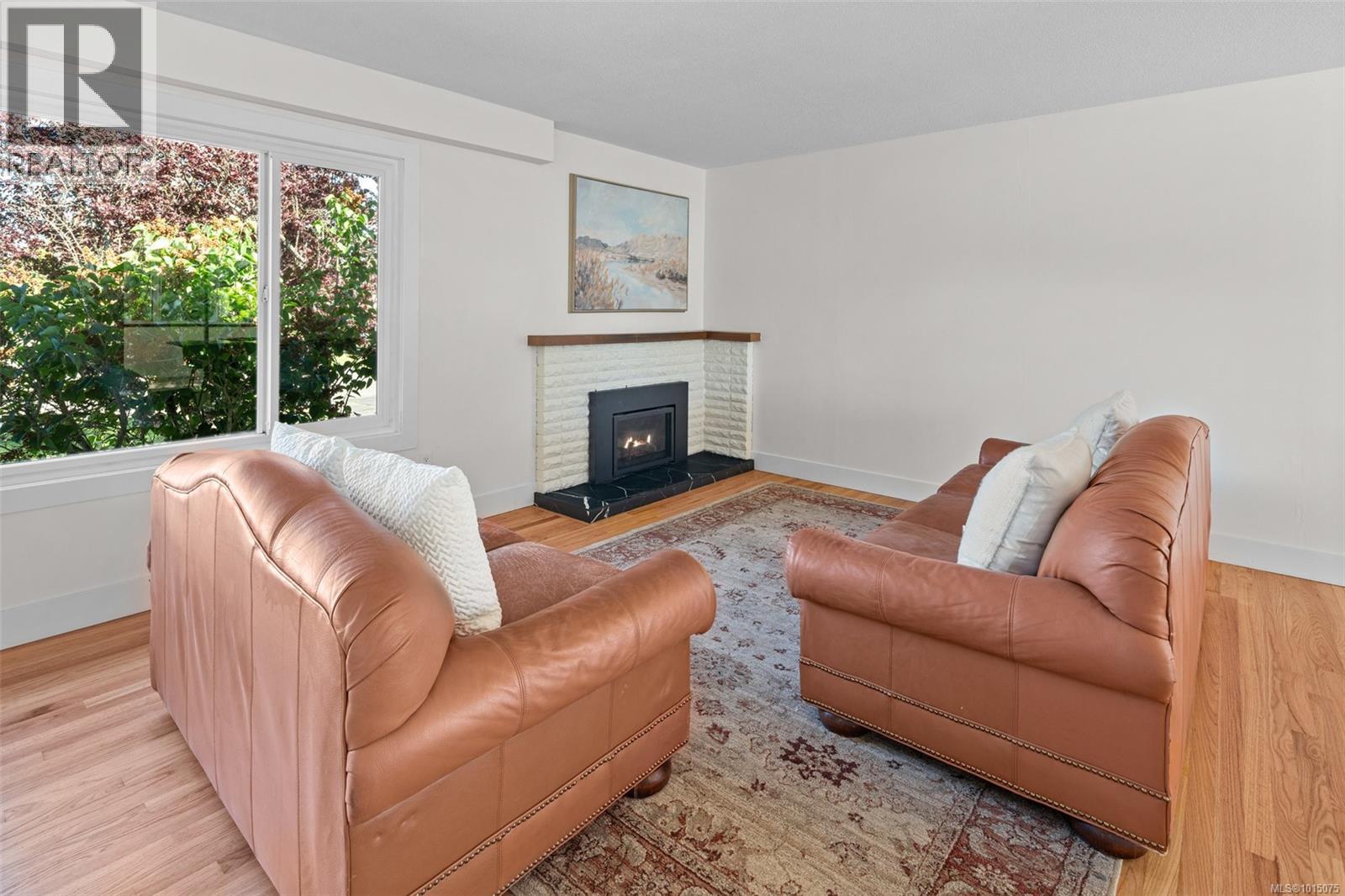 3980 Oakwood St, Saanich