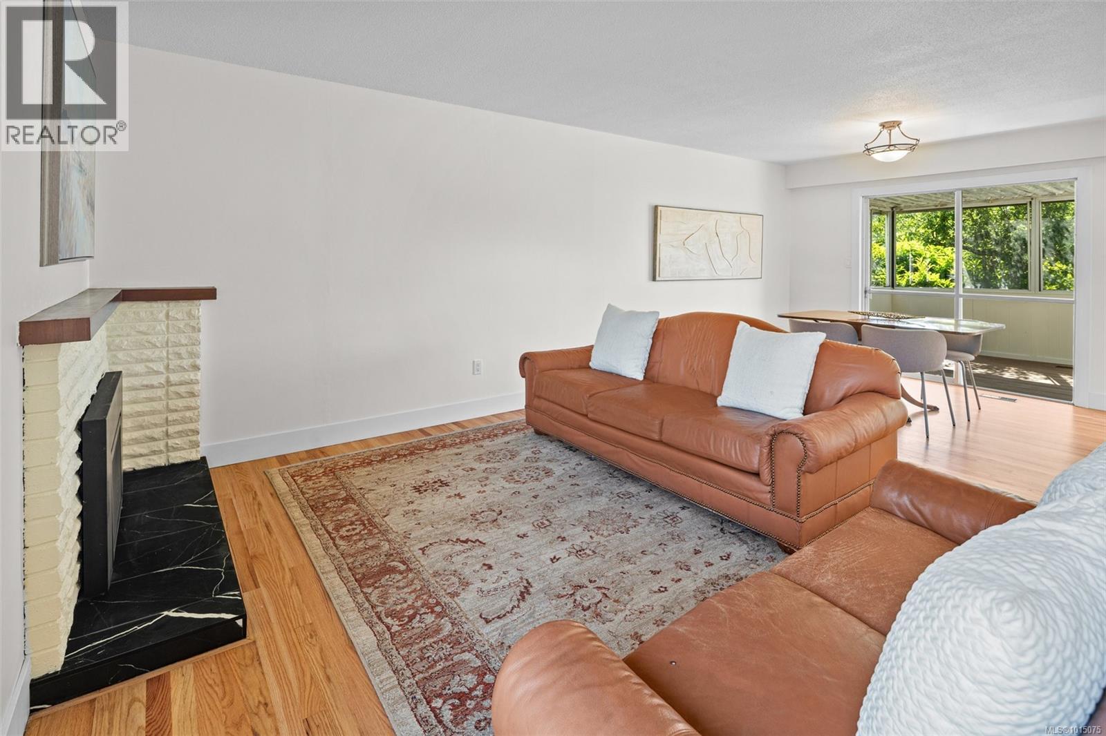 3980 Oakwood St, Saanich