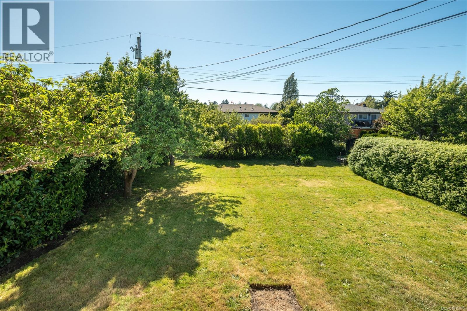 3980 Oakwood St, Saanich