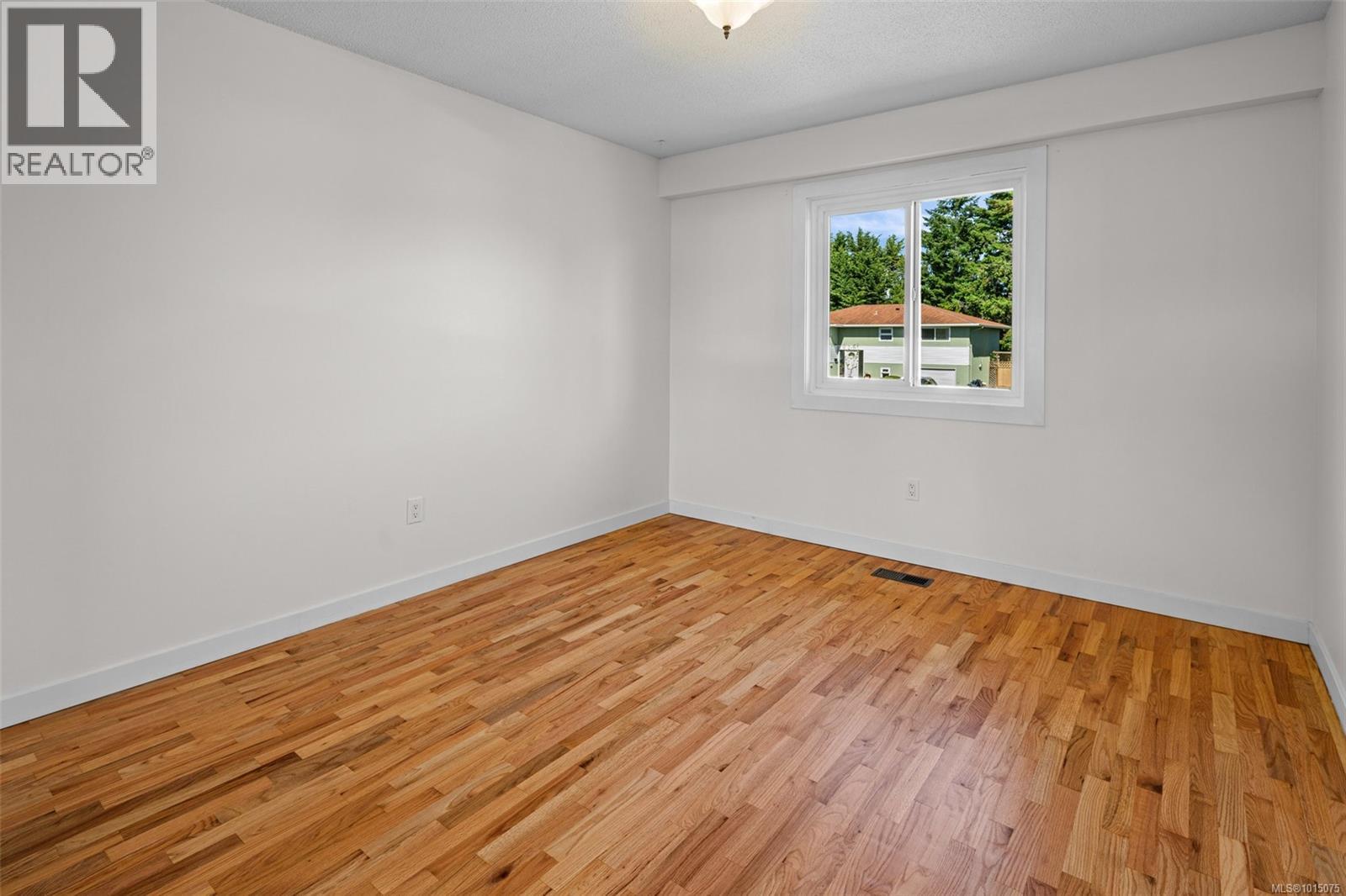 3980 Oakwood St, Saanich
