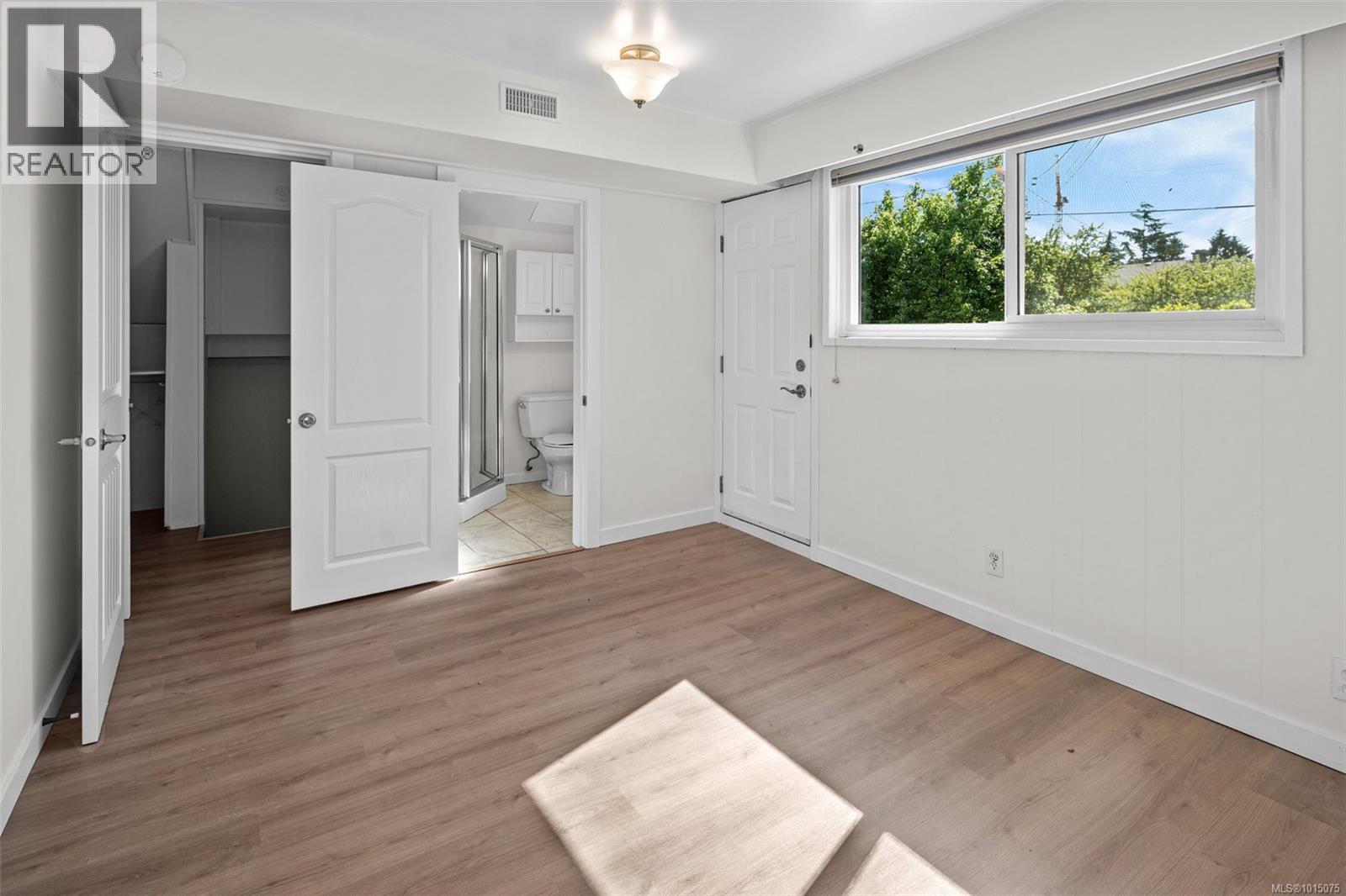 3980 Oakwood St, Saanich
