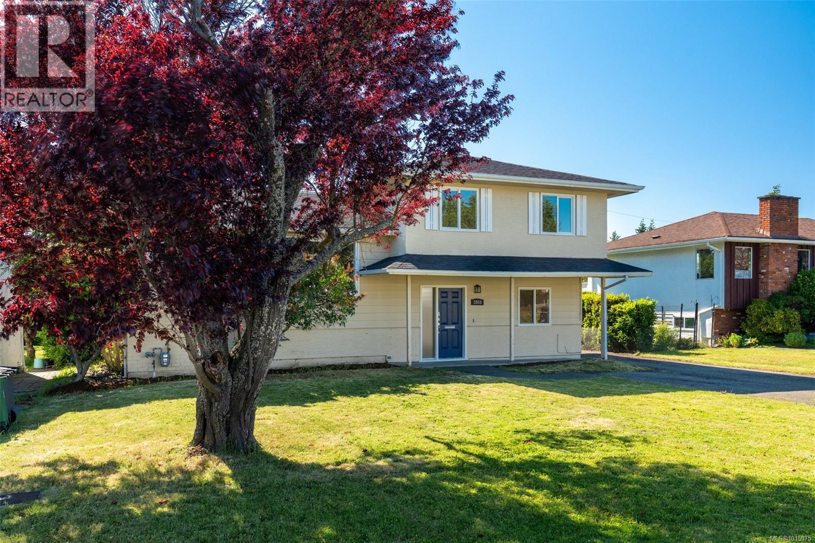 3980 Oakwood St, Saanich