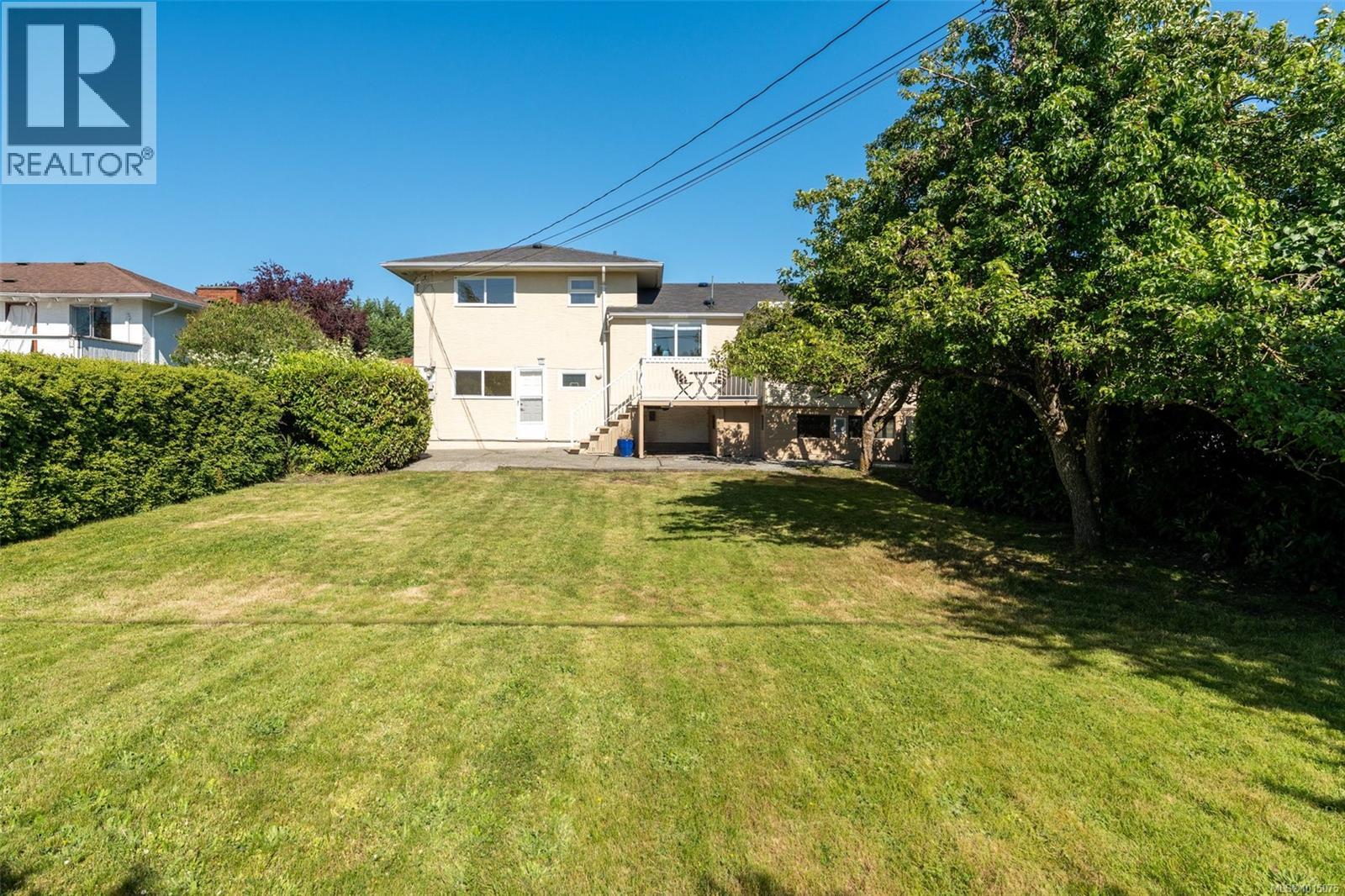3980 Oakwood St, Saanich