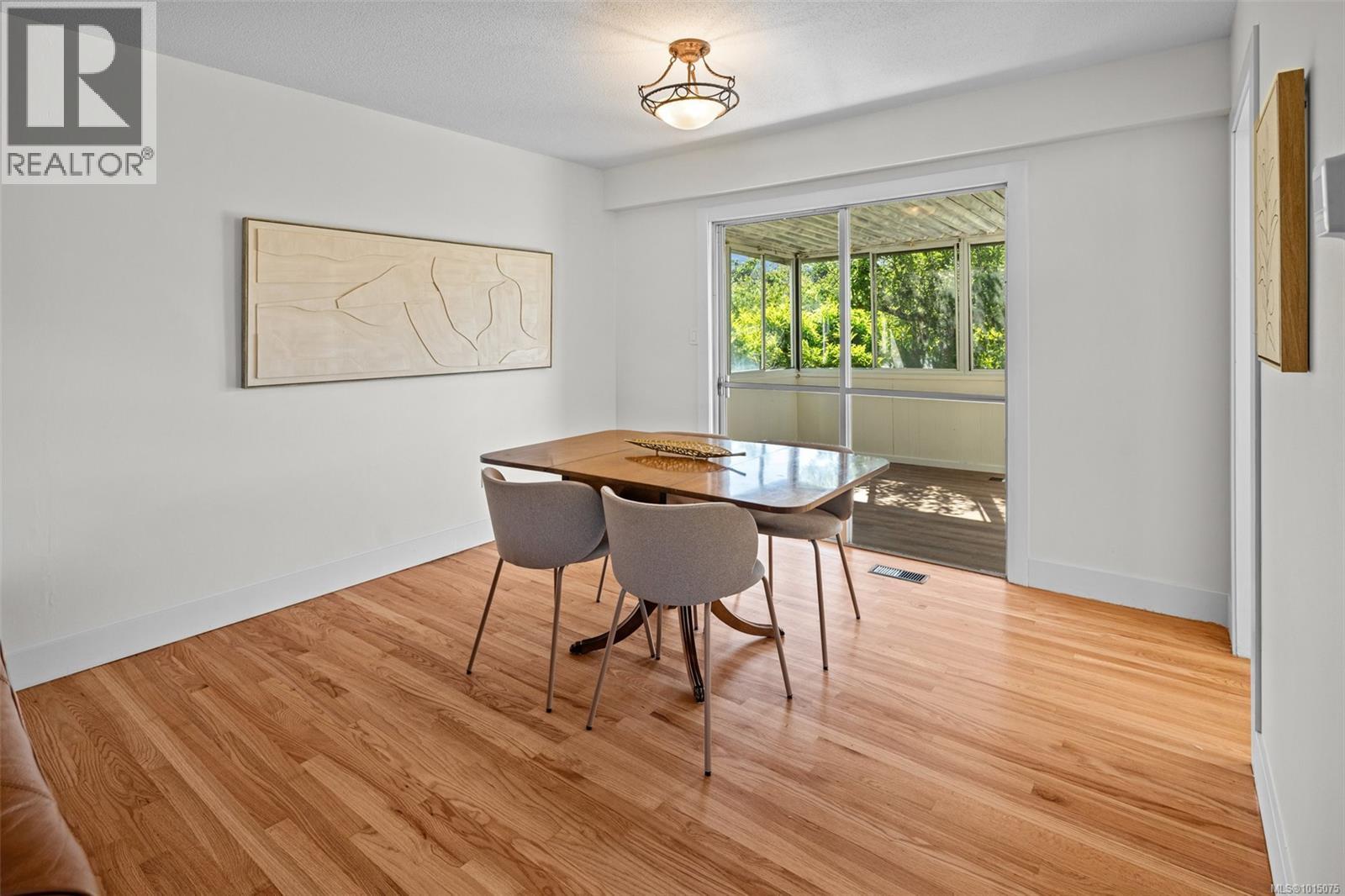 3980 Oakwood St, Saanich