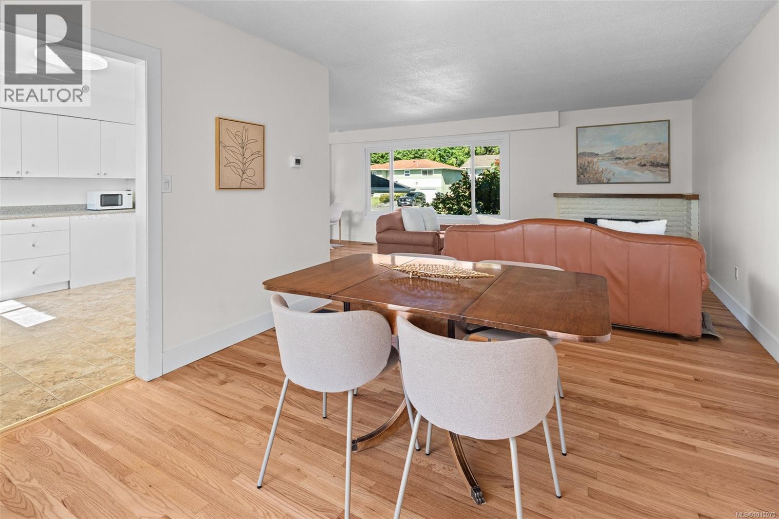 3980 Oakwood St, Saanich