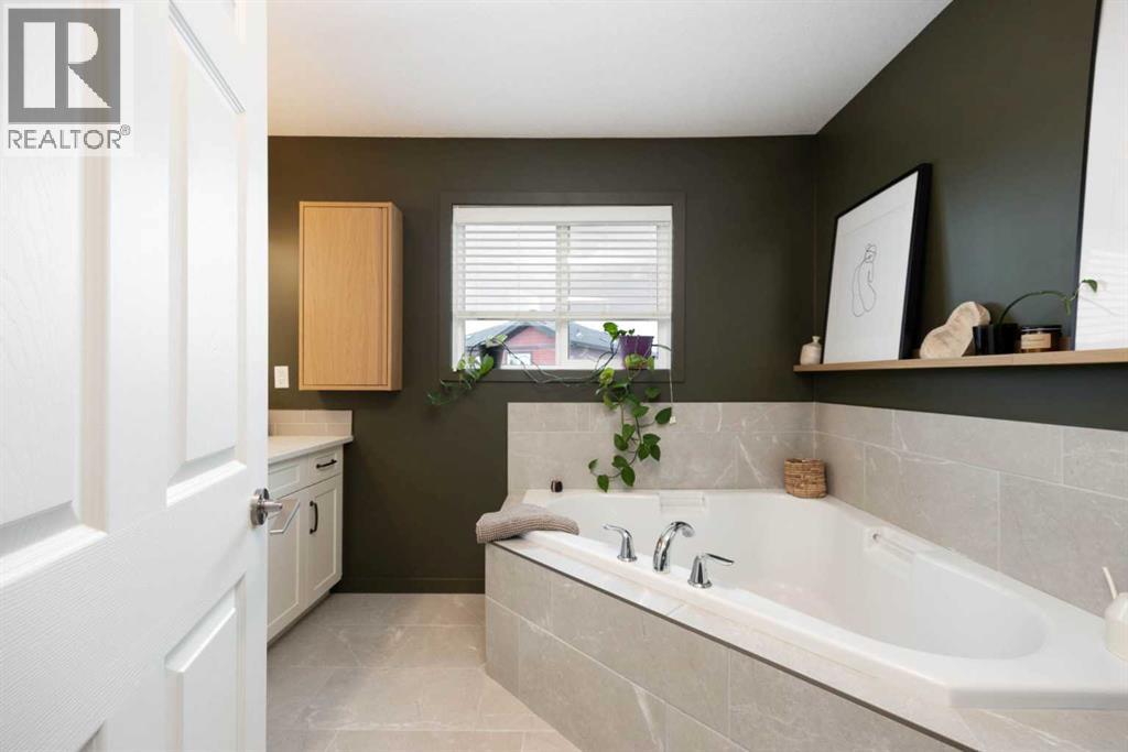 120 Warren Way, Fort McMurray