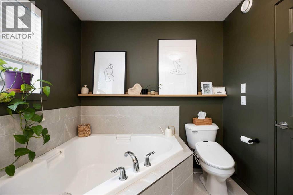 120 Warren Way, Fort McMurray