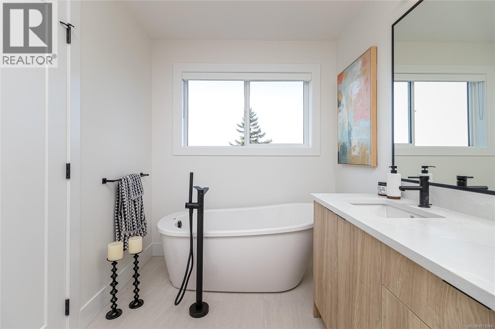 1444 Dolomite Ridge, Langford