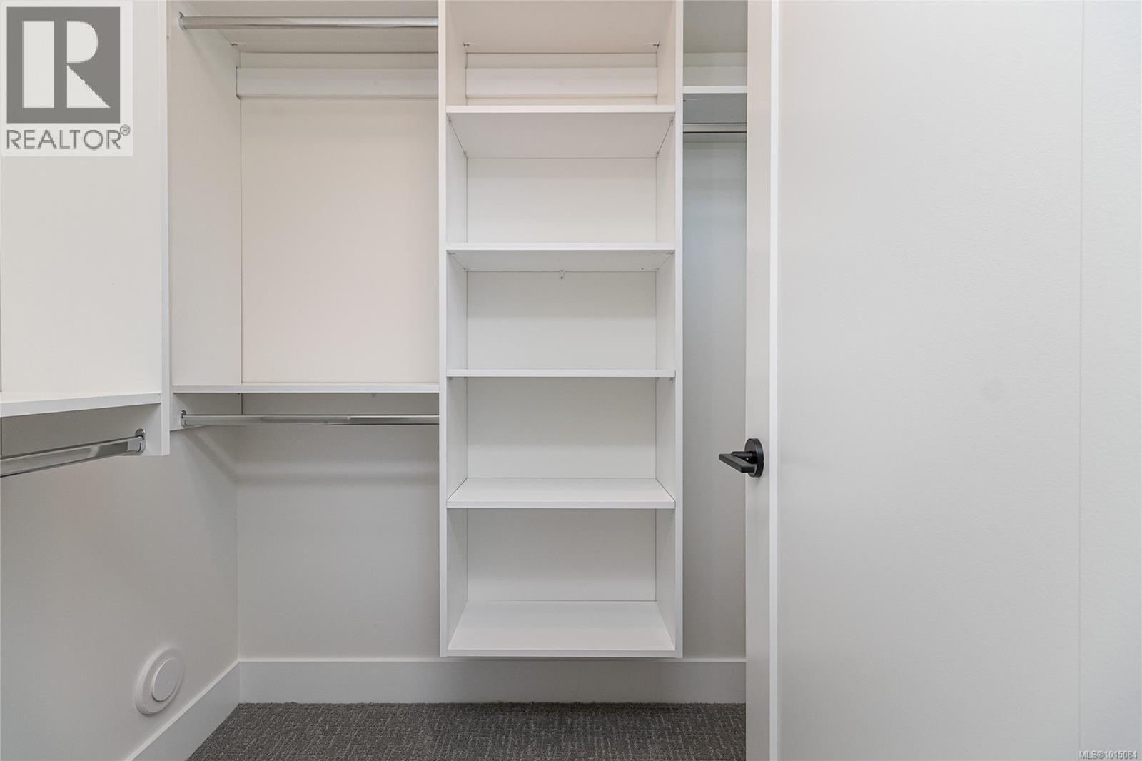 1444 Dolomite Ridge, Langford