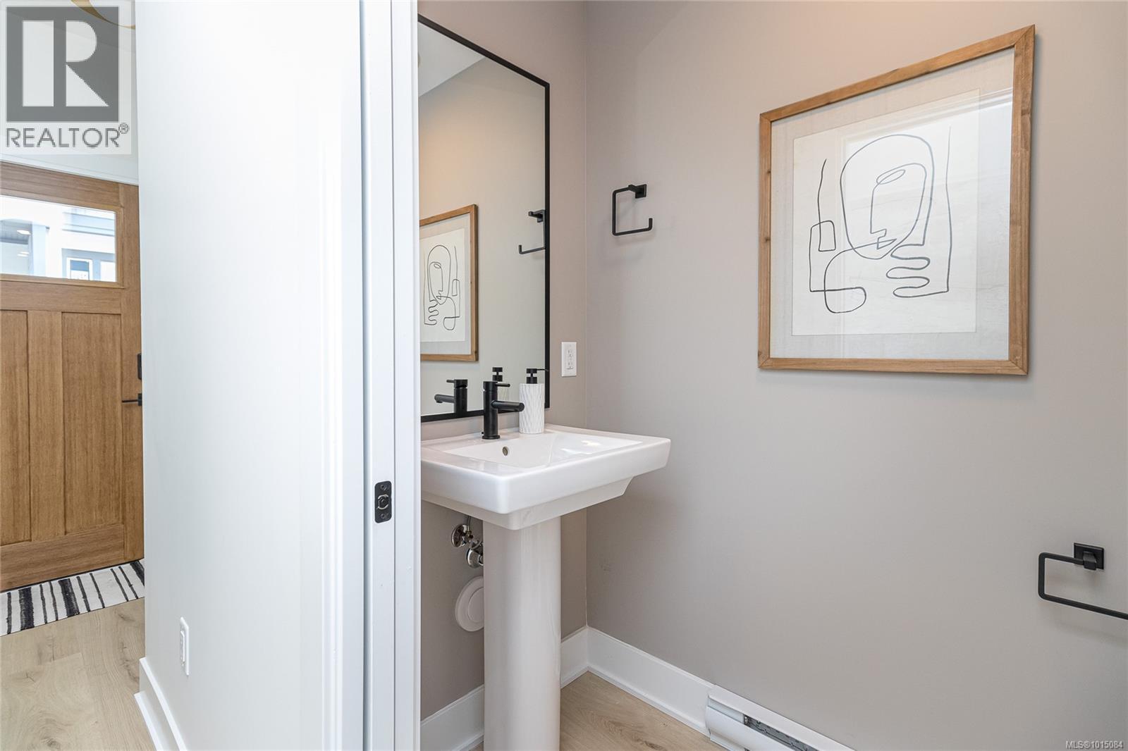 1444 Dolomite Ridge, Langford