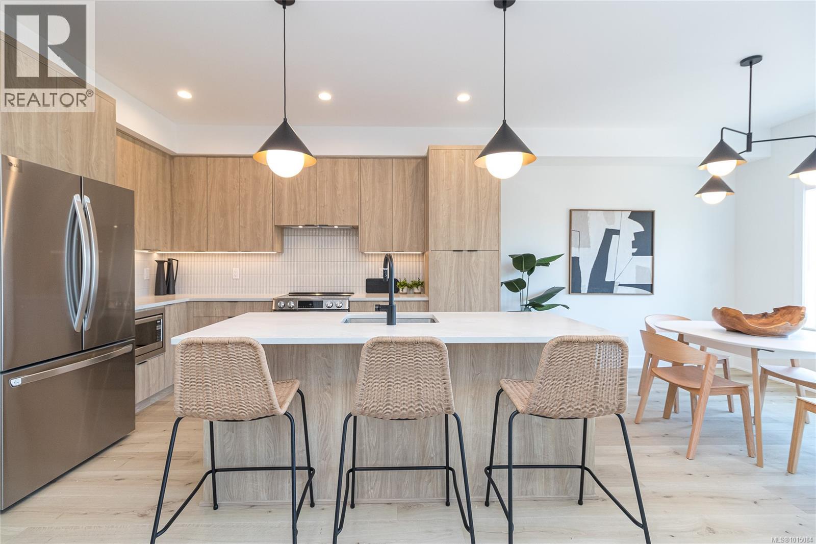 1444 Dolomite Ridge, Langford