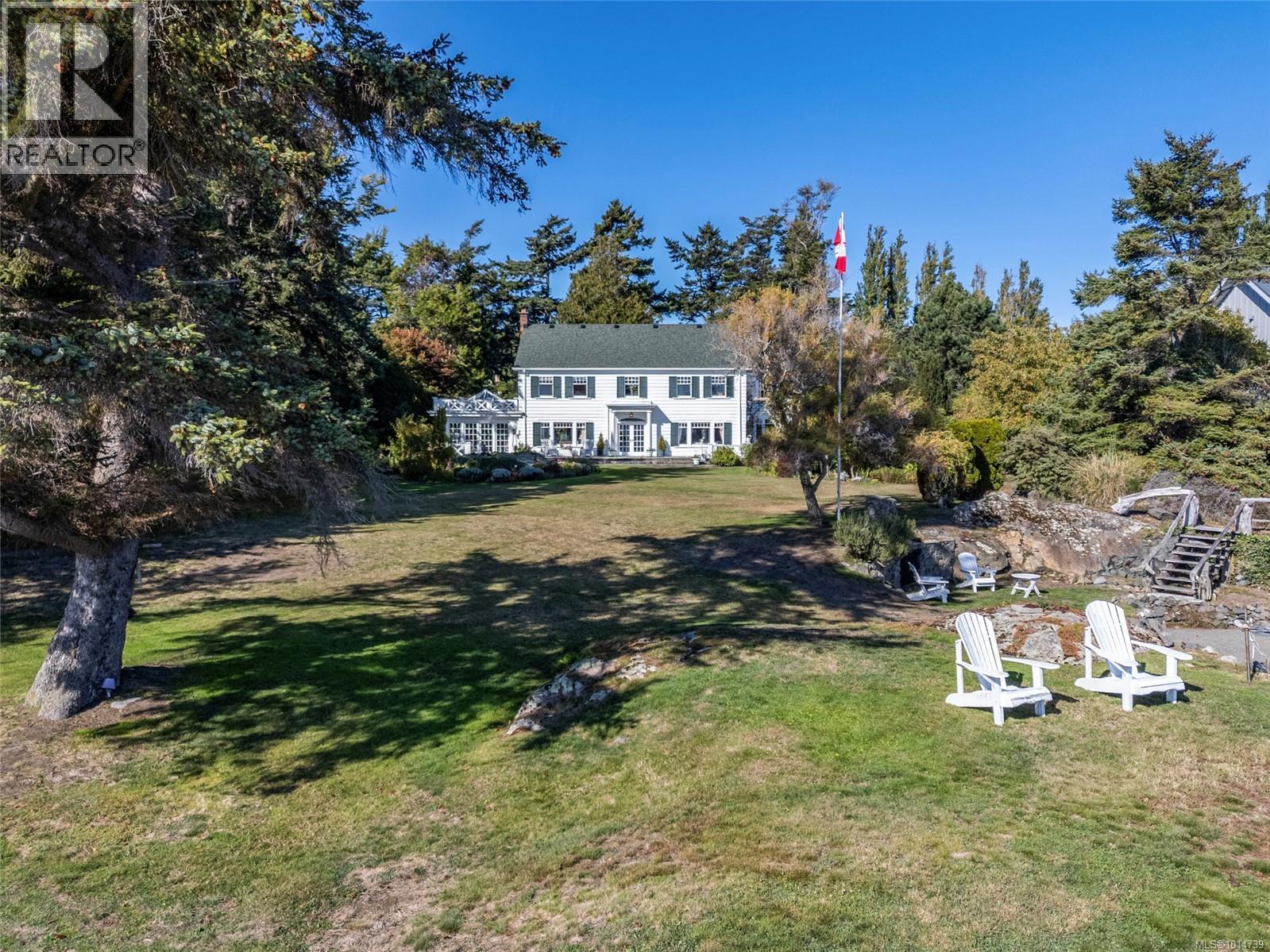 3045 McAnally Rd, Saanich