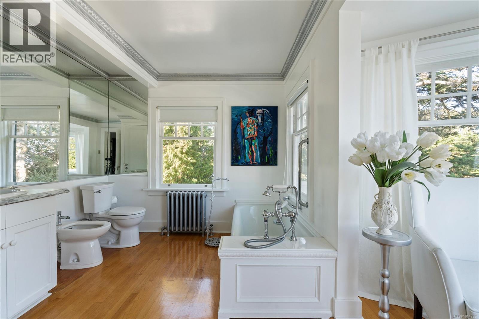 3045 McAnally Rd, Saanich