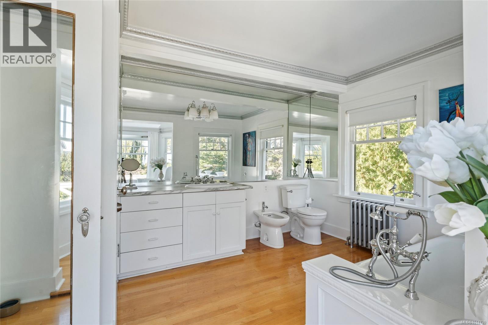3045 McAnally Rd, Saanich