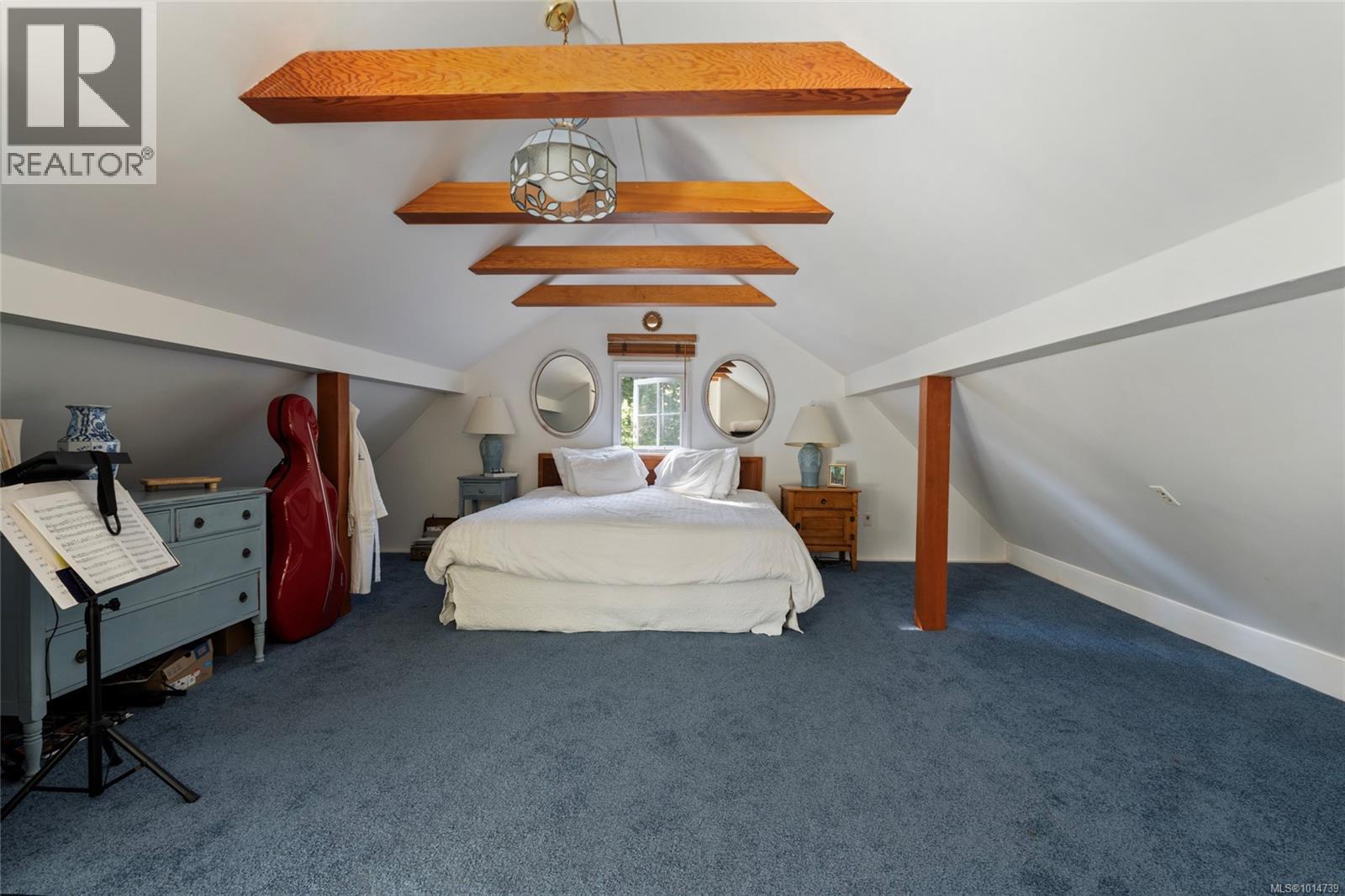 3045 McAnally Rd, Saanich