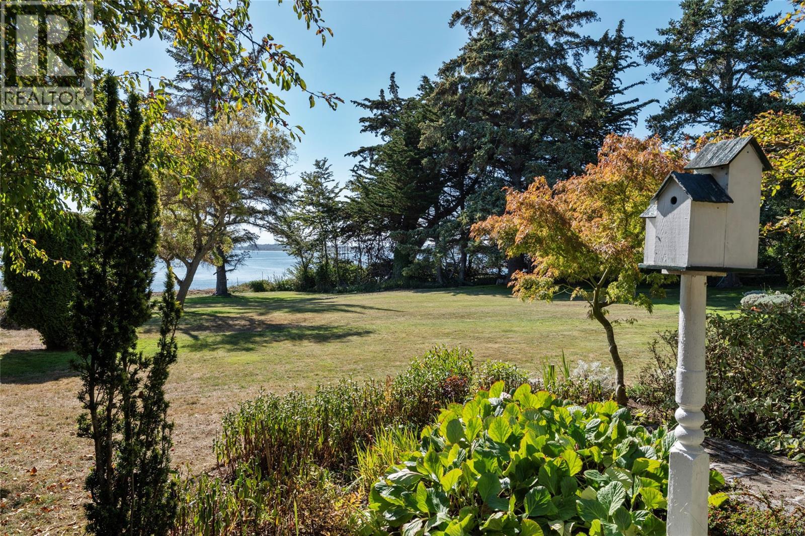 3045 McAnally Rd, Saanich