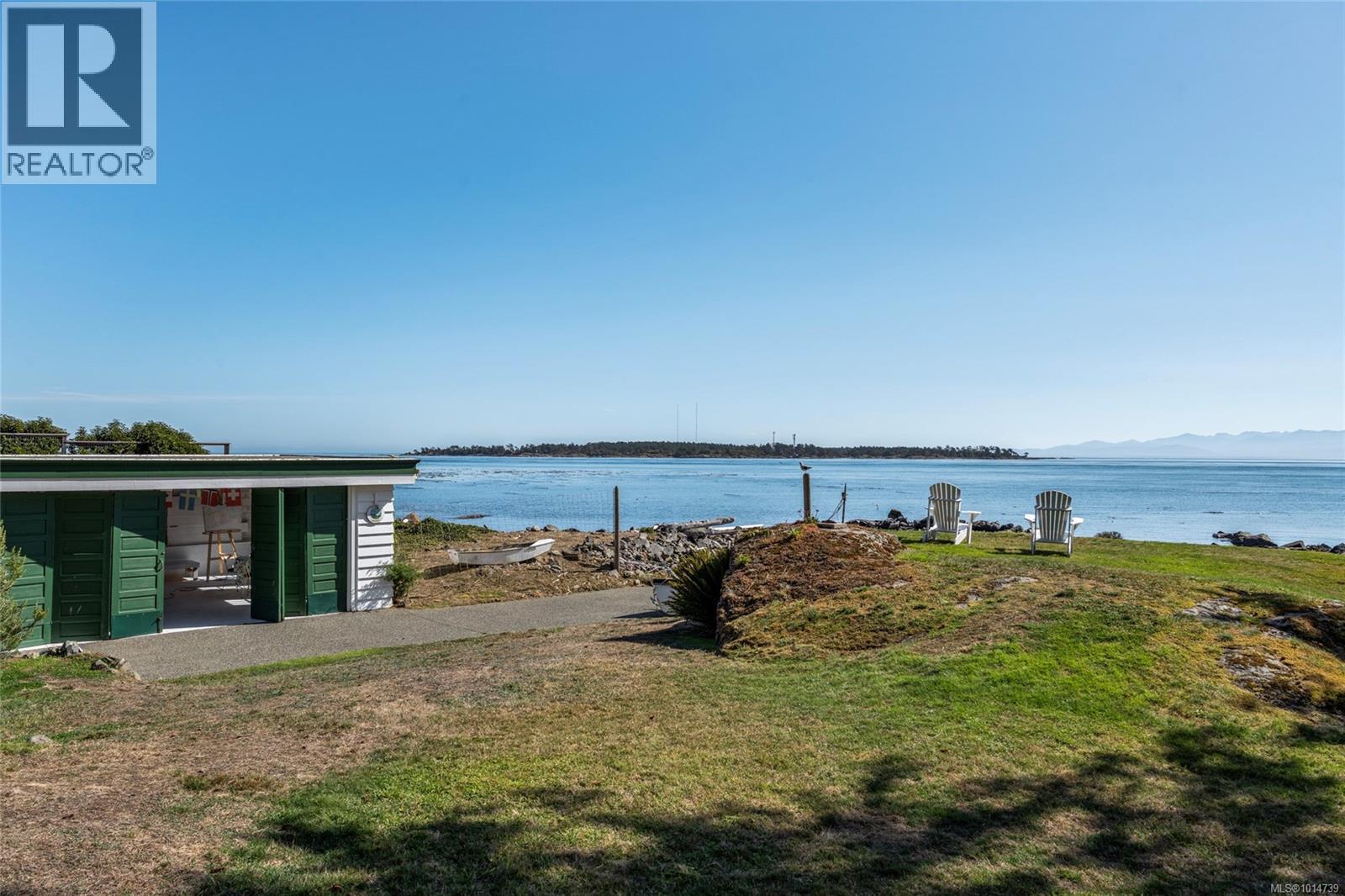 3045 McAnally Rd, Saanich