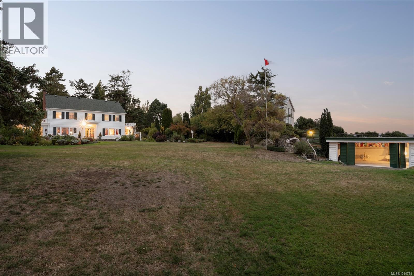 3045 McAnally Rd, Saanich