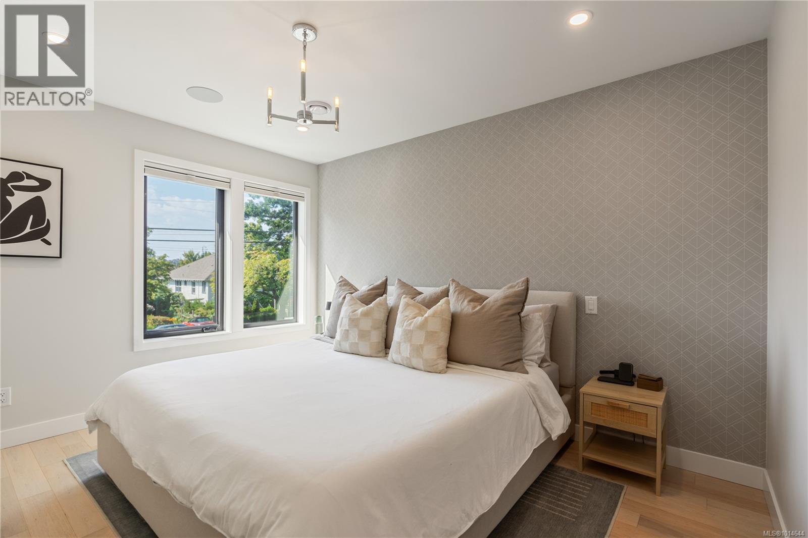 2268 Windsor Rd, Oak Bay
