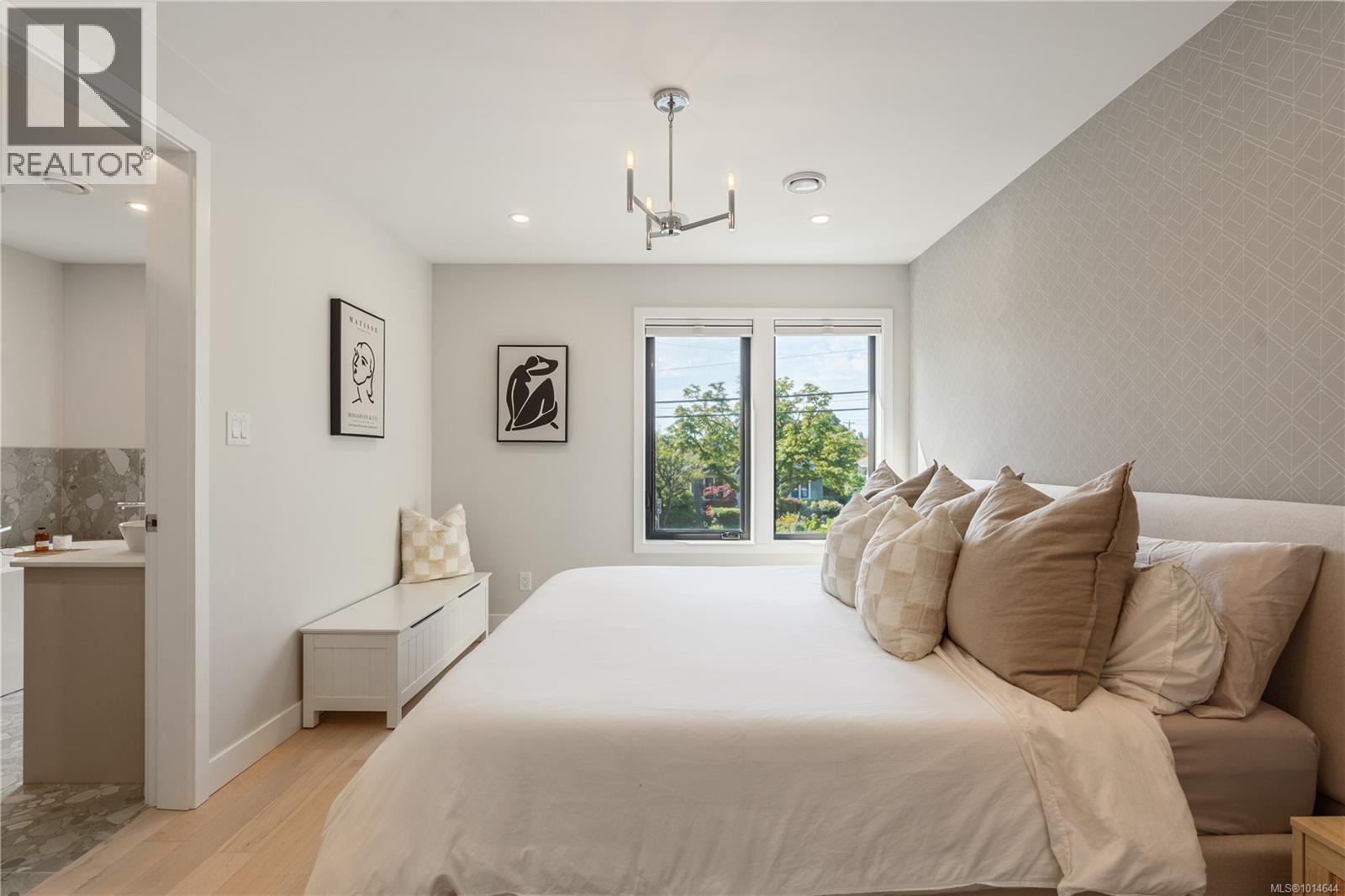 2268 Windsor Rd, Oak Bay