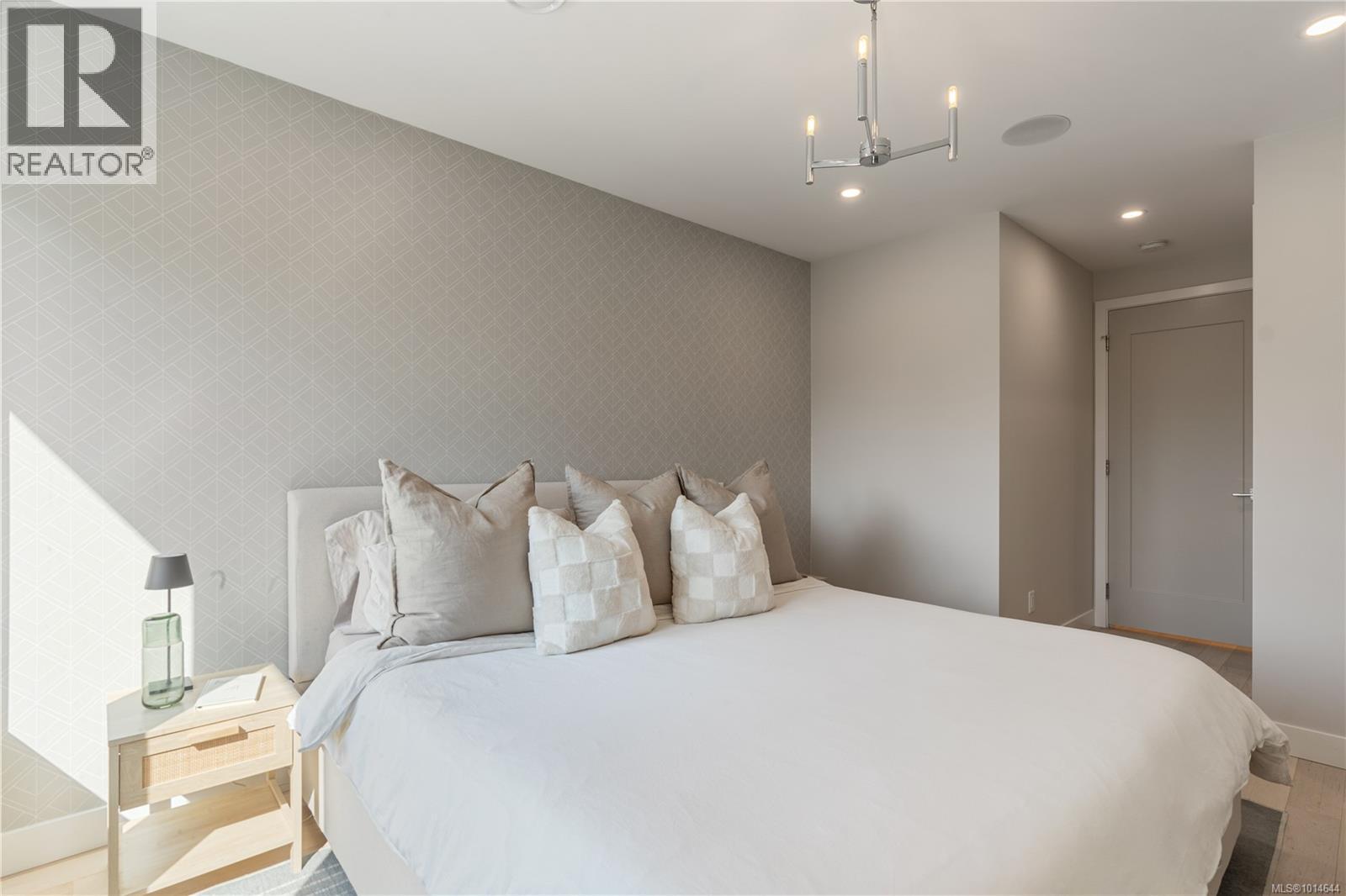 2268 Windsor Rd, Oak Bay