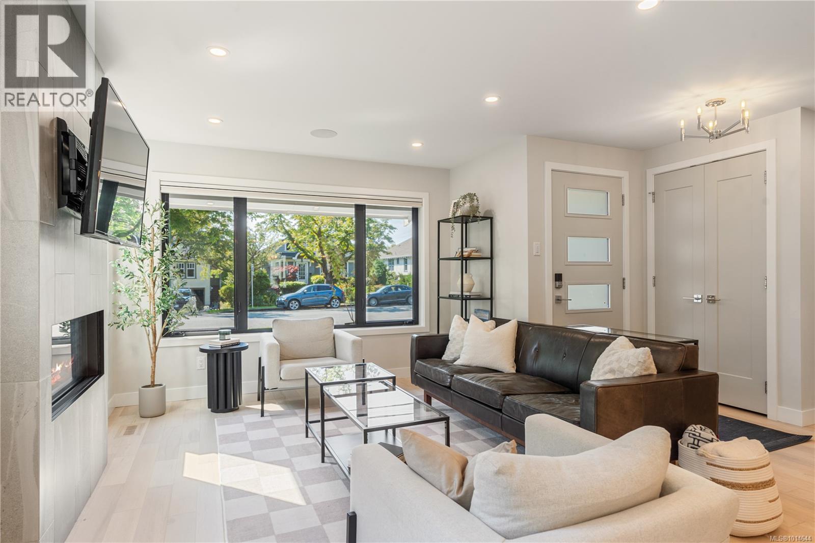 2268 Windsor Rd, Oak Bay