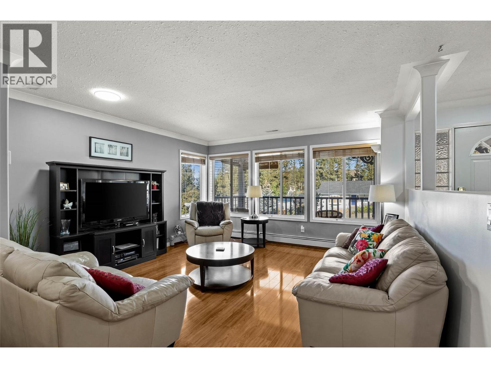 320 Linden Road, Logan Lake
