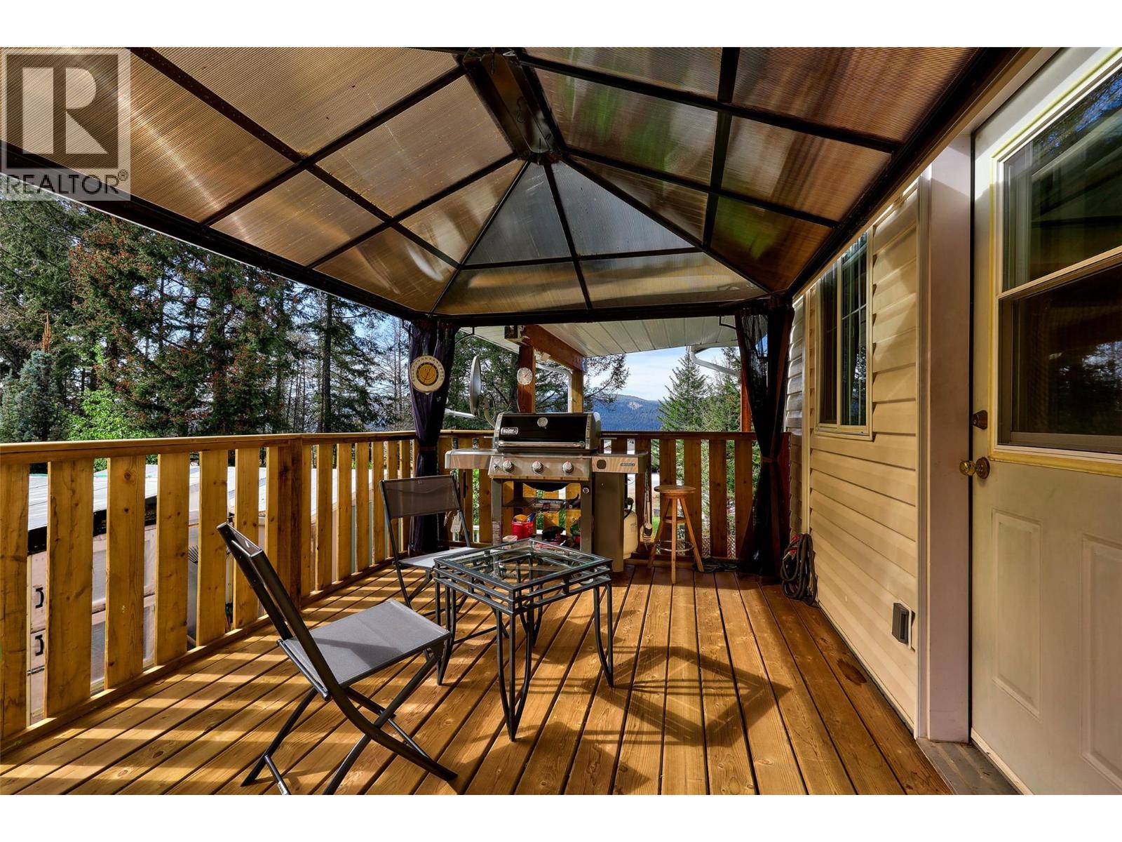 320 Linden Road, Logan Lake