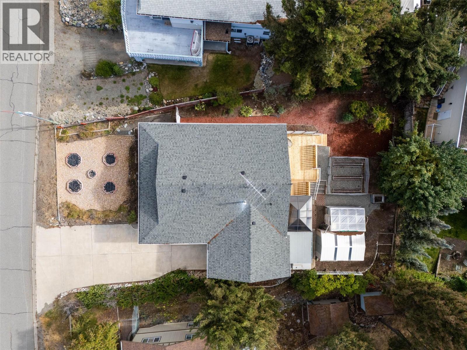 320 Linden Road, Logan Lake