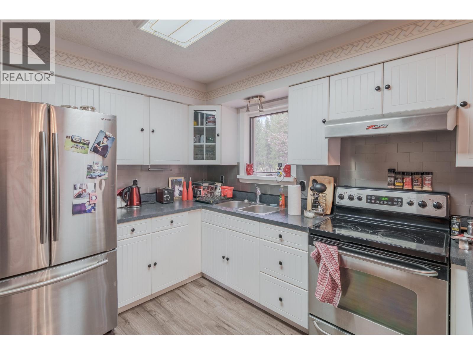 6135 RANCHETTE ROAD, Horse Lake