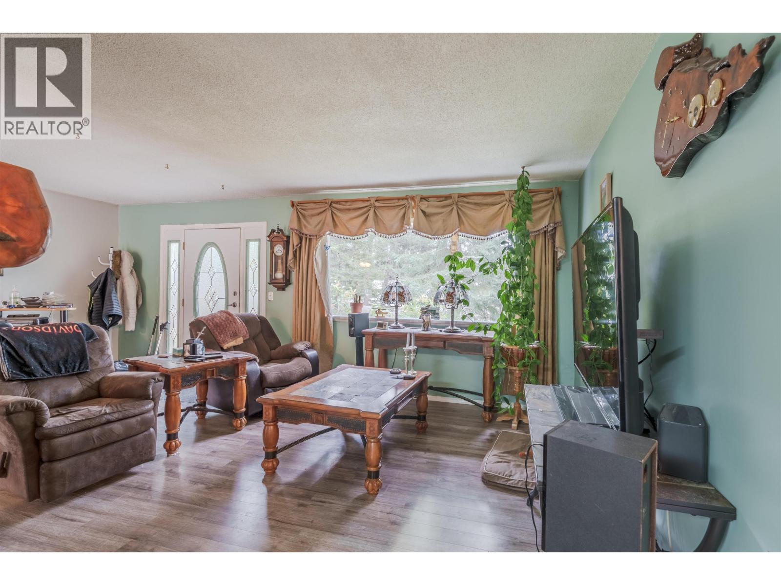 6135 RANCHETTE ROAD, Horse Lake