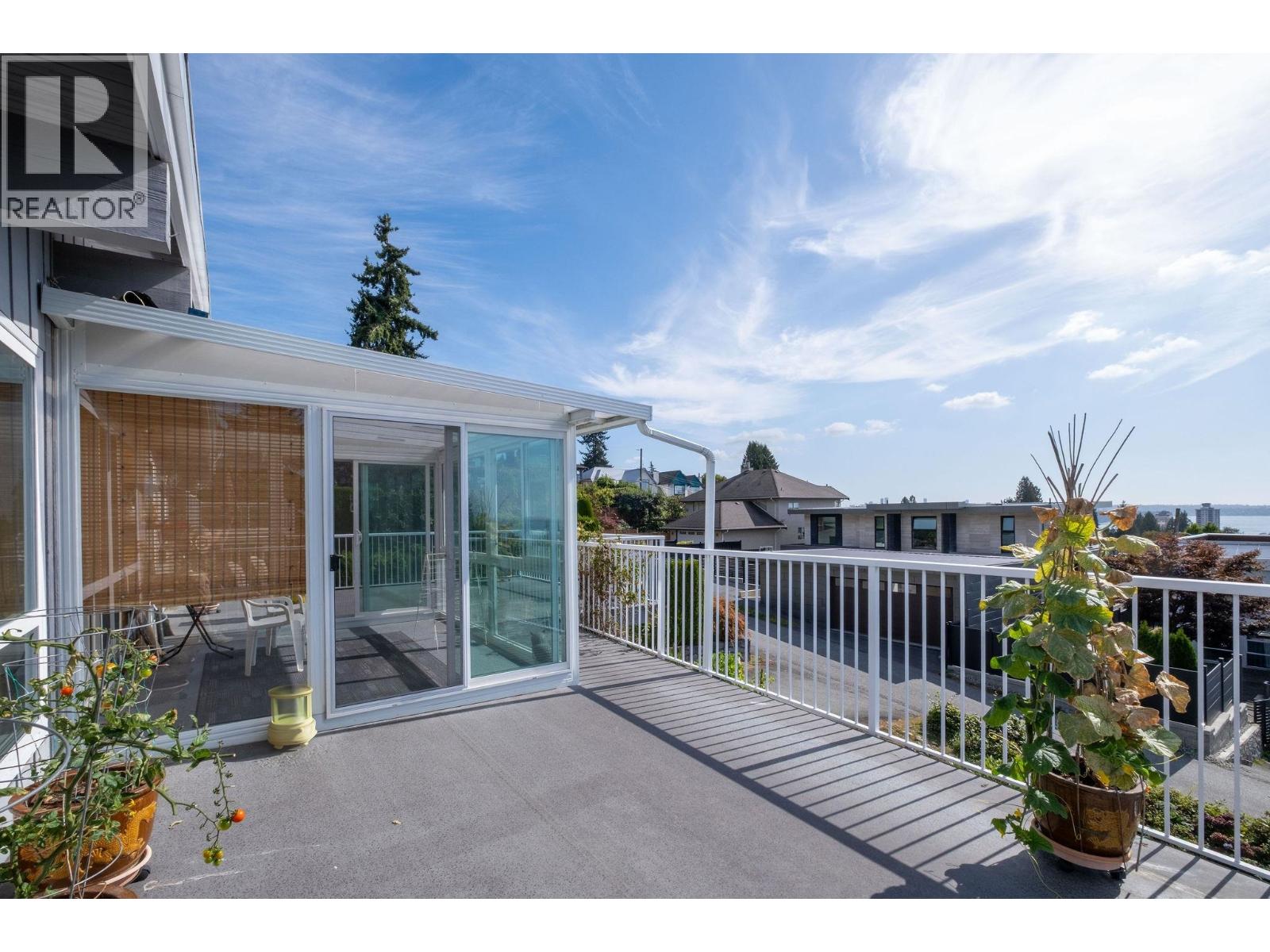 2128 MATHERS AVENUE, West Vancouver