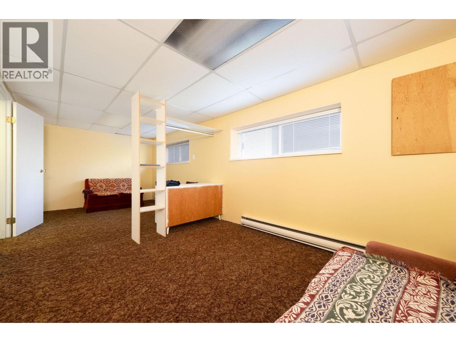 2128 MATHERS AVENUE, West Vancouver