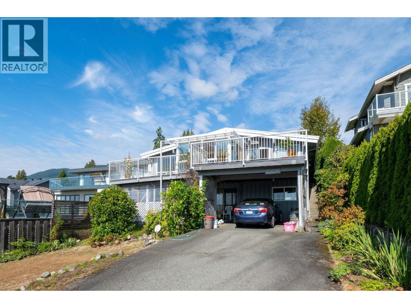 2128 MATHERS AVENUE, West Vancouver