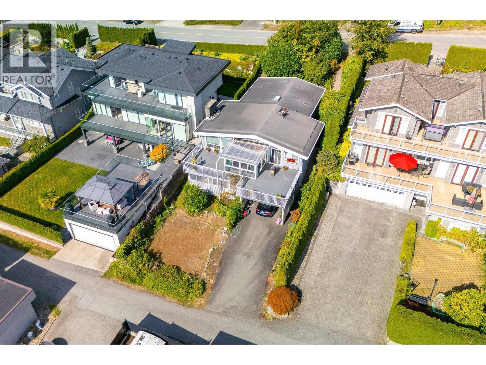2128 MATHERS AVENUE, West Vancouver
