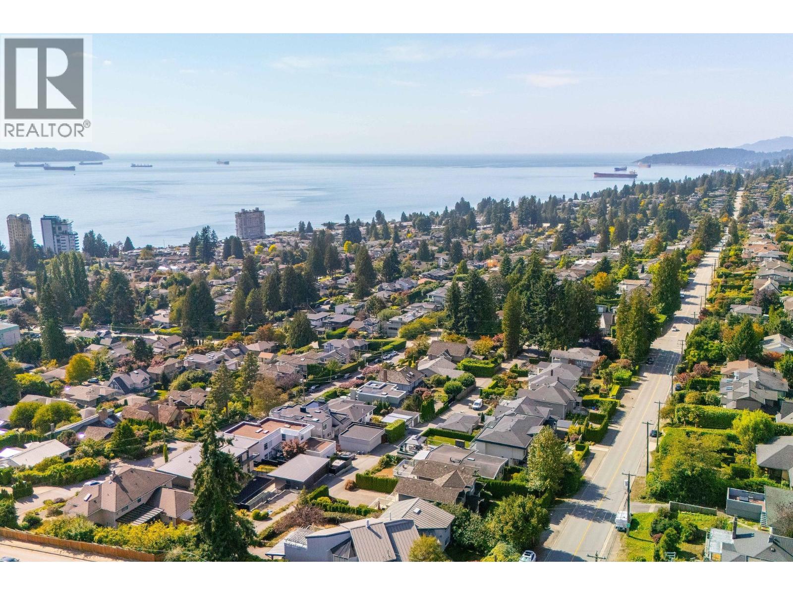 2128 MATHERS AVENUE, West Vancouver