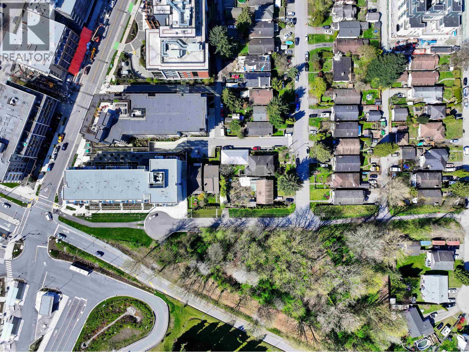 1591 BOND STREET, North Vancouver